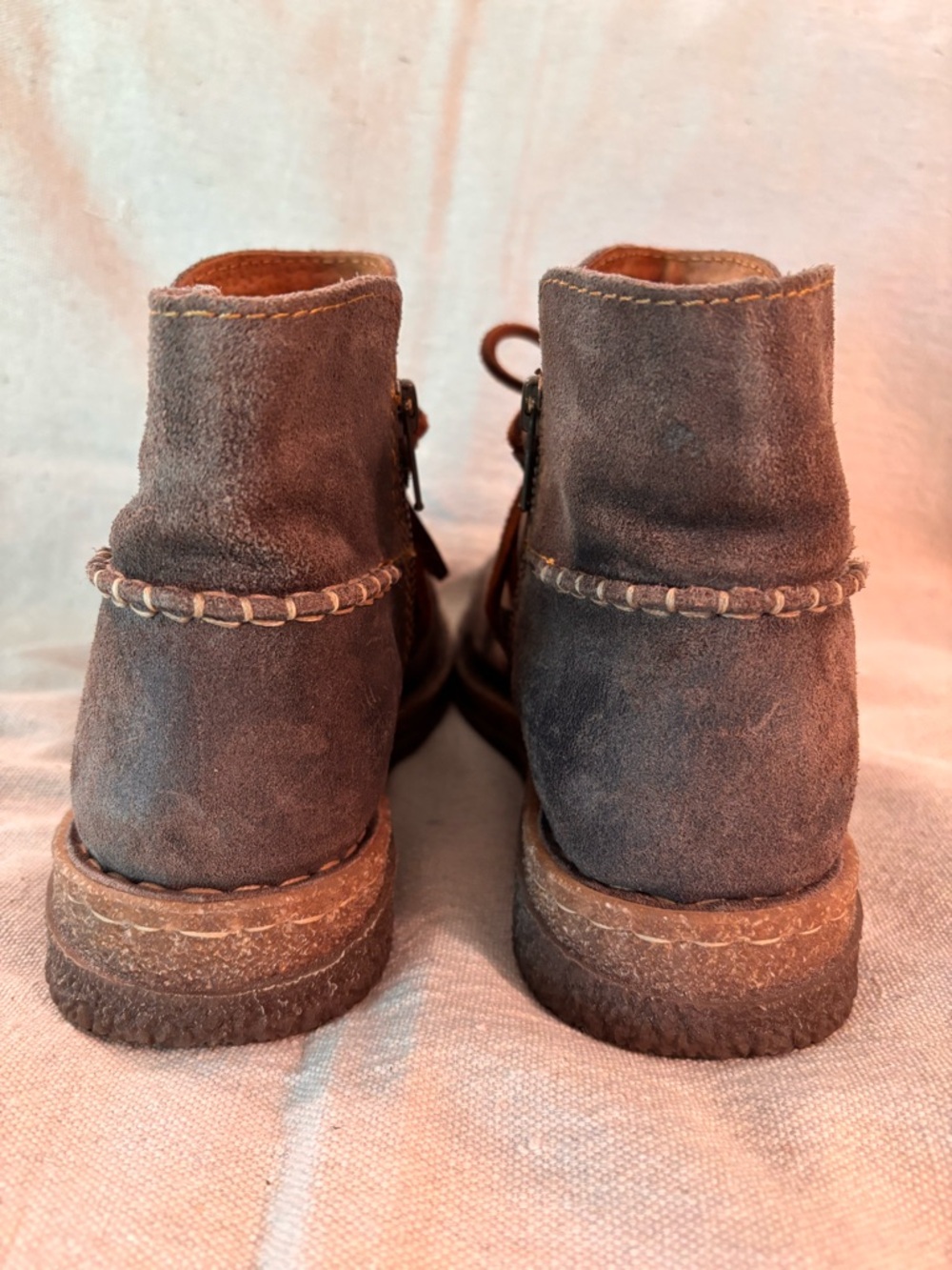 Born EUC Calyn distressed leather ankle boots - Picture 6 of 13